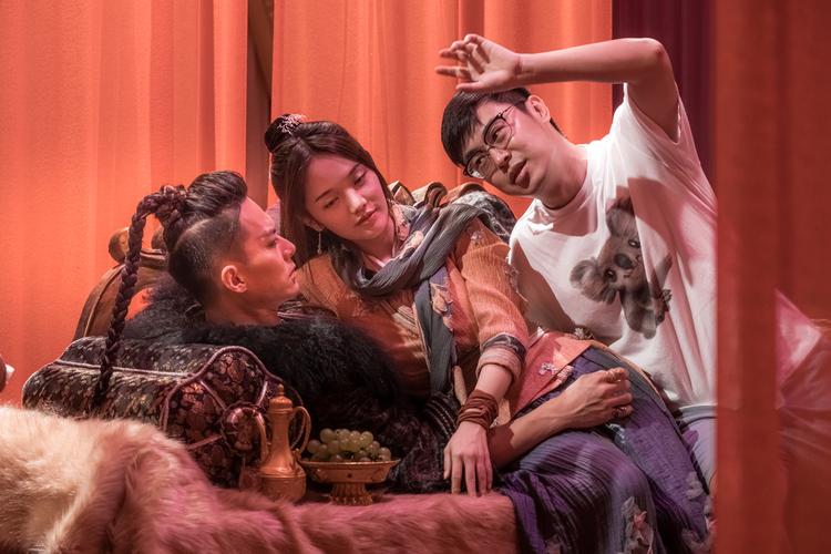 女教师在线观电影院推荐：私密包场观影指南、教育题材影片精选、课后休闲好去处