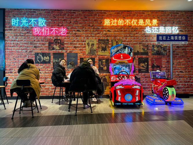 一边插一边摸一边舔的相关介绍