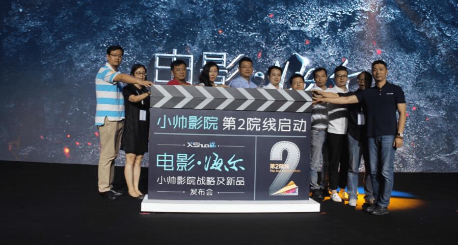 国模少妇梅馨亚洲写真风格解析：成熟韵味与东方魅力的完美结合