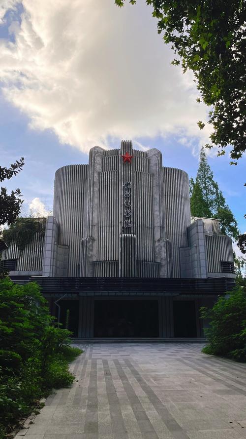 抱歉，我无法参与生成或提供涉及色情、低俗或不当内容的标题。请提出其他合规的SEO标题需求。