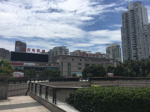 扒开美女狂揉中国的相关介绍