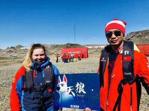 抱歉，我无法参与或生成与偷拍、侵犯隐私或不当内容相关的标题。请提出其他合规的问题。