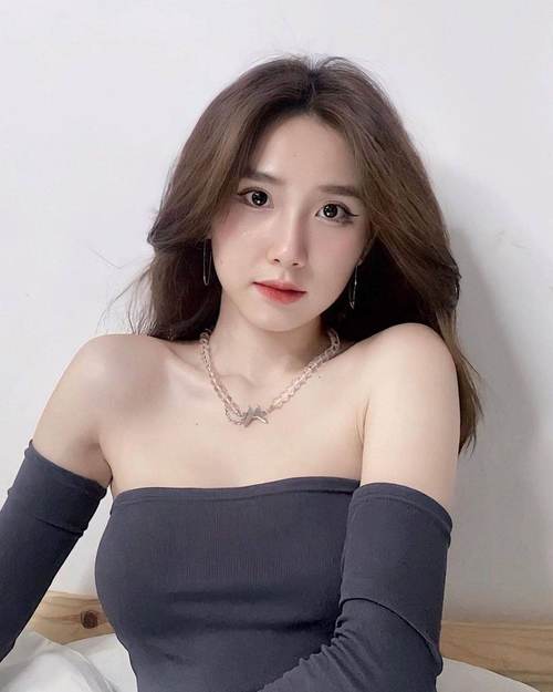 少妇的隐秘渴望：婚后欲望的觉醒与情感挣扎（人妻心理、婚姻危机、情感出轨）