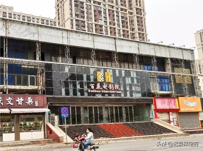 # 情侣影院亲密体验：私密空间的情感升温指南

（长尾关键词：电影院私密约会技巧、情侣影院安全互动、公共场所亲密行为边界）